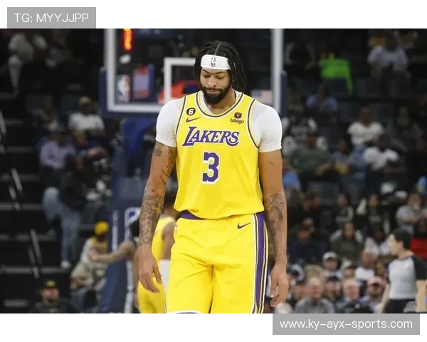 安东尼·戴维斯空中接力，湖人篮下统治力十足